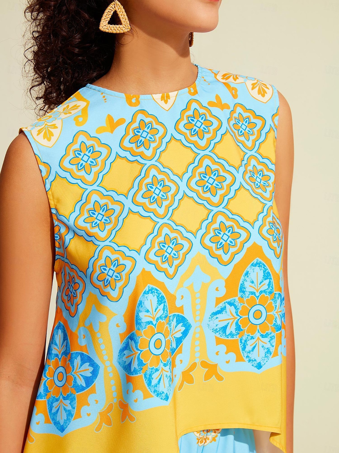 Camiseta Regata Feminina Cetim Boho Dupla Fenda Decote Redondo Sem Mangas Camiseta Regata de 2025 por $36.99 -P14