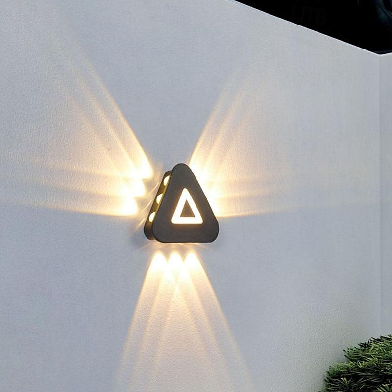 appliques murales extérieures à LED blanc chaud 20 cm 9 têtes contractées triangle moderne personnalité d'éclairage à trois côtés métal moderne adapté au mur de fond dans l'escalier de magasin de 2025 ? $58.99 –P6