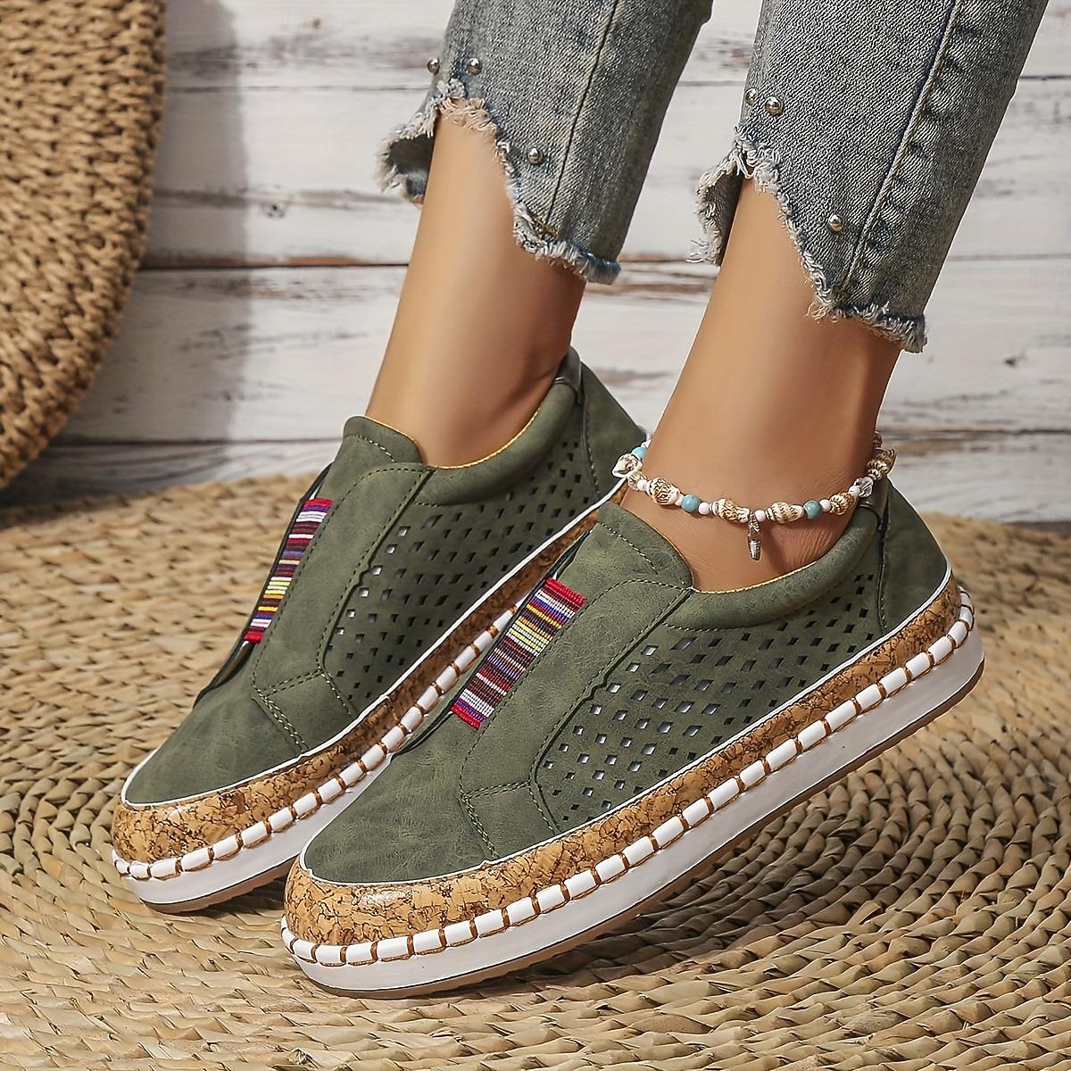 scarpe casual slip-on bianche da donna – sneakers traspiranti in similpelle con finiture in sughero e fascia elastica per camminare, viaggiare e indossare ogni giorno del 2025 a $26.99 –P5
