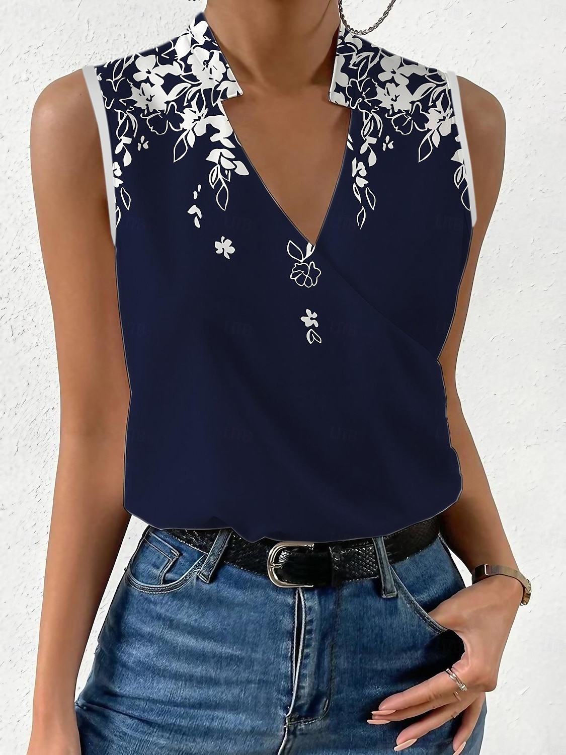 Dames Camisole Tanktop Basis Bloemige Print Mouwloos Reguliere Tops V Hals Casual Vakantie Marineblauw 2025 - $25.99 –P1
