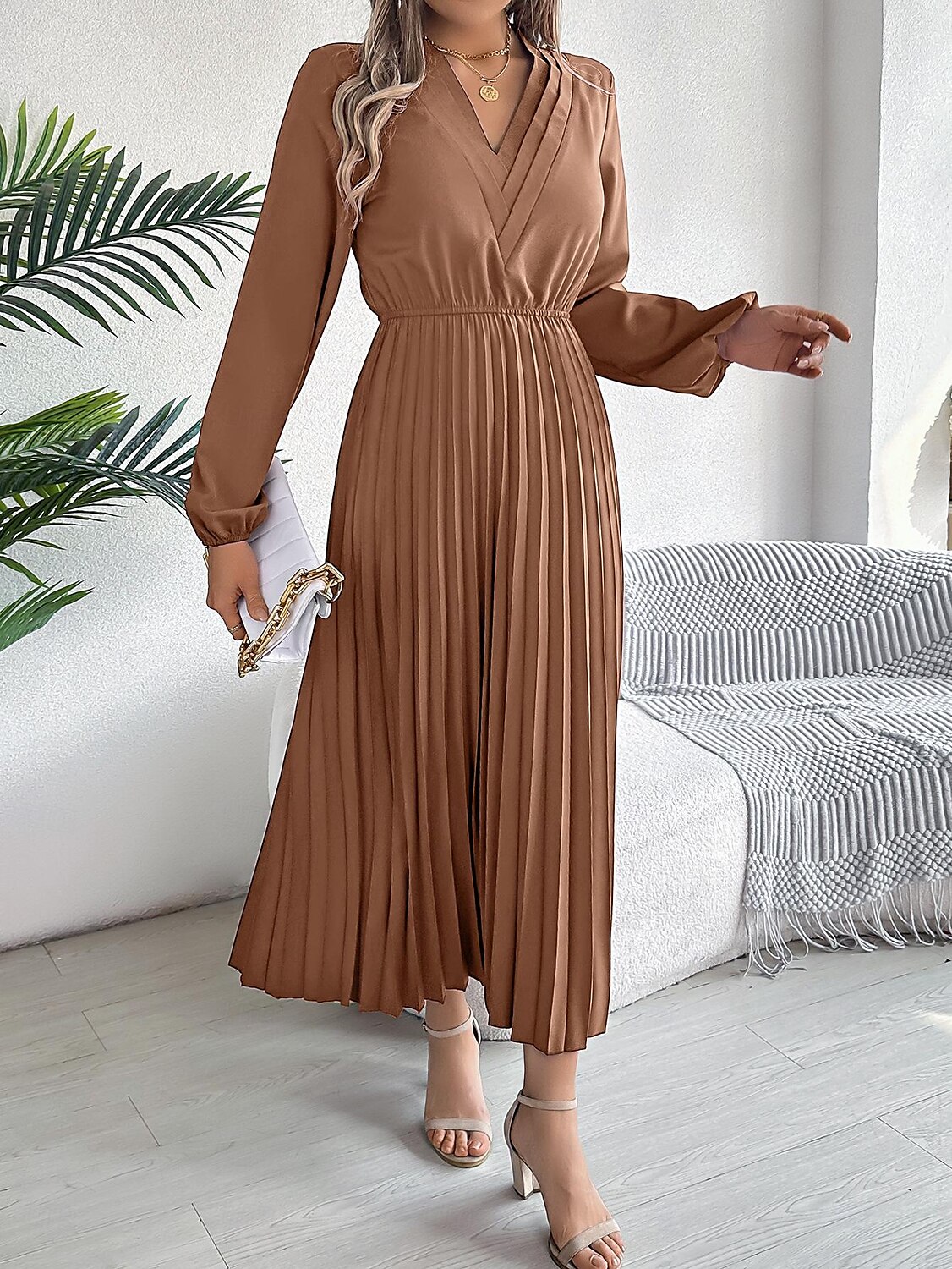 Per donna Abito da lavoro Abito linea A Di tendenza Ufficio Moda da lavoro Rimborsate Abito lungo Abito lungo A pieghe A V Manica lunga Liscio Standard Nero Vino Marrone Primavera Autunno S M L XL del 2025 a $39.99 –P10