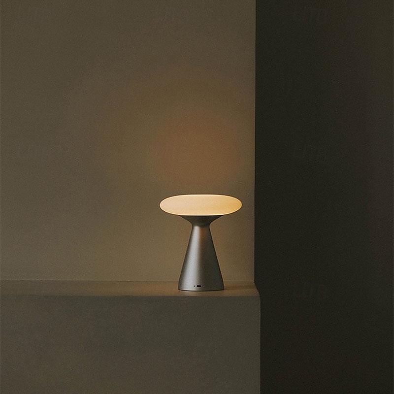 Lampe de chevet moderne minimaliste en métal, lampe de table, lampe de lecture, salon, chambre à coucher, éclairage 110-240v de 2025 ? $182.99 –P6
