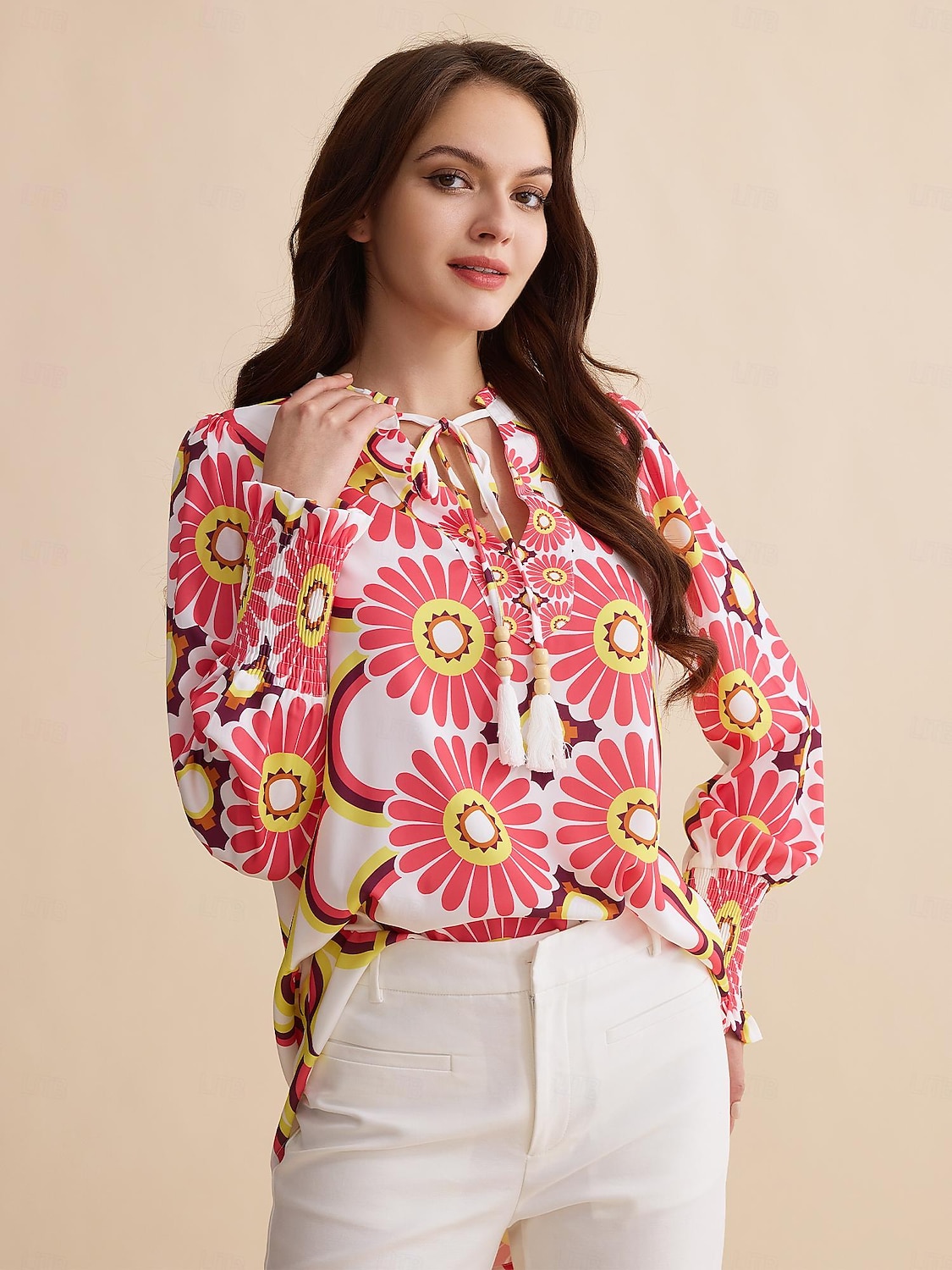 camicia con scollo a V e stampa floreale in raso del 2025 a $41.99 –P2