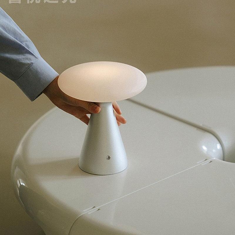 Lampe de chevet moderne minimaliste en métal, lampe de table, lampe de lecture, salon, chambre à coucher, éclairage 110-240v de 2025 ? $182.99 –P7