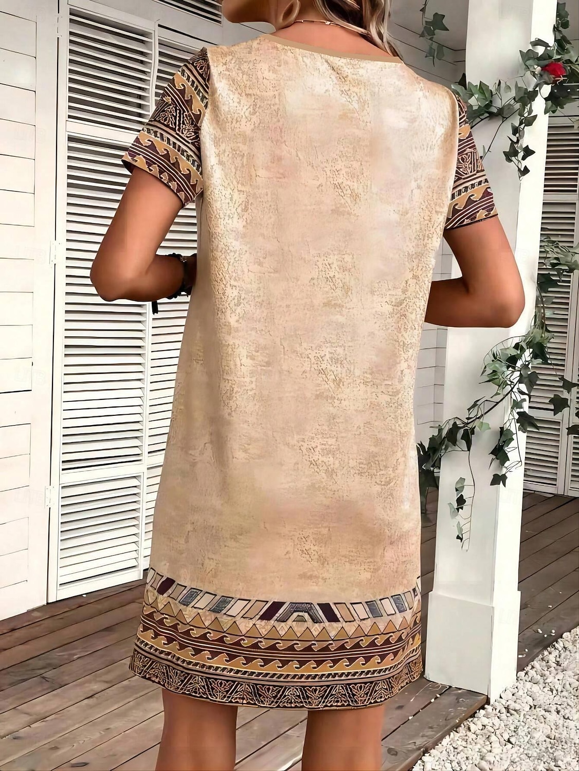 Kvinnors Miniklänning Petiten Klänning T-Skjortklänning Tee Klänning Sommarklänning A-Linjeklänning Avslappnad Semester Födelsedag Avslappnad Lös Passform Geometrisk Kortsleeve V-Hals Khaki Sommar 2025 - $23.99 –P2