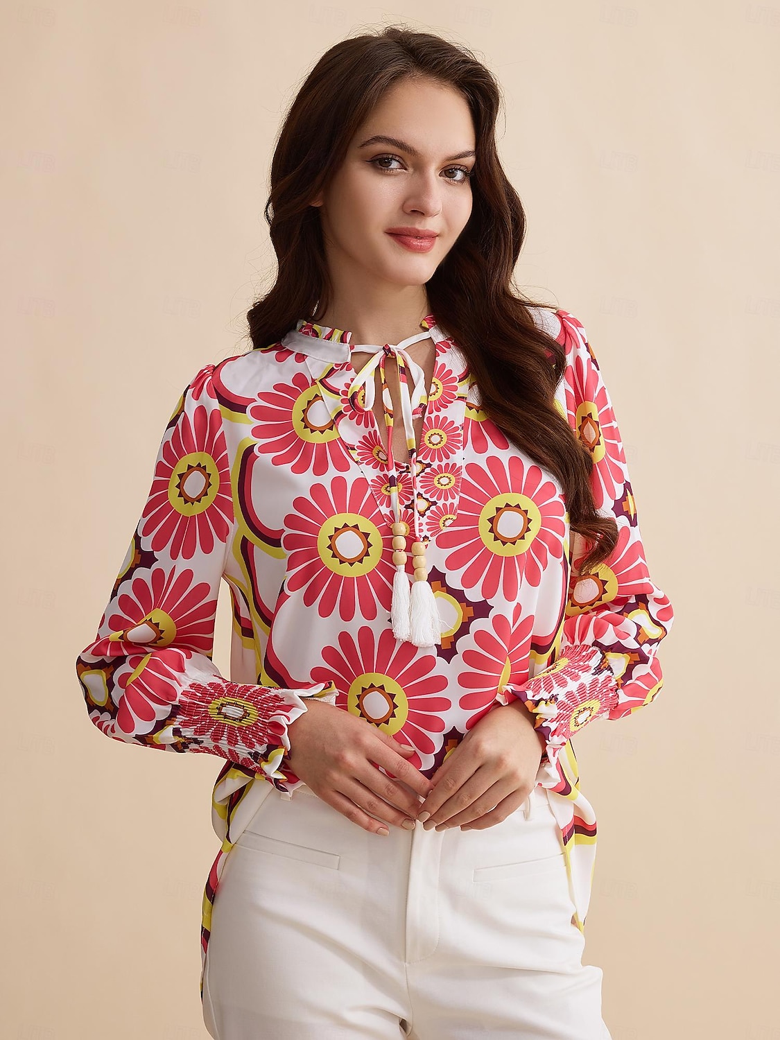 camicia con scollo a V e stampa floreale in raso del 2025 a $41.99 –P1