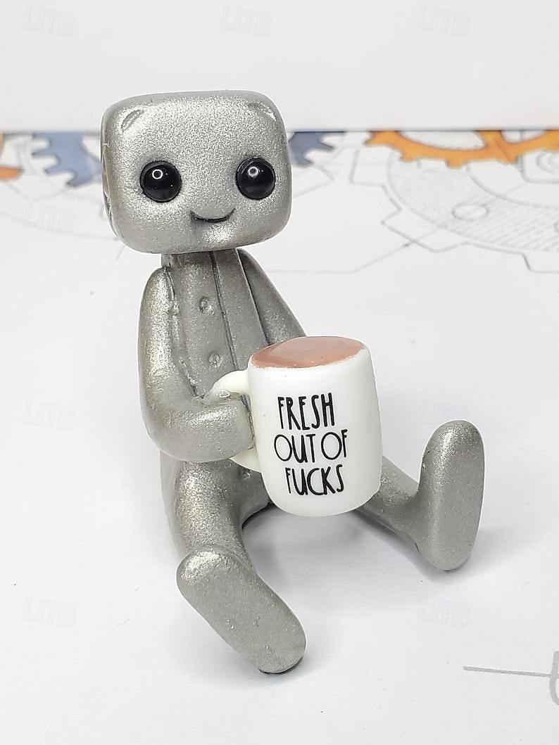 pequena figura de robô com slogan - sua ansiedade é um robô mentiroso, decorações de mesa de escritório divertidas e inspiradoras de 2025 por $12.49 –P8