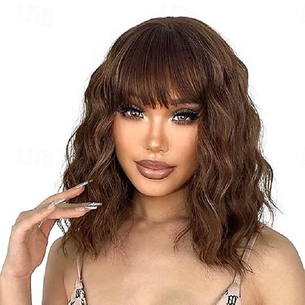 Parrucche Corte con Frangia Parrucche Corte per Donne Parrucca Sintetica Ondulata Lunghezza Spalla per Halloween feste Cosplay del 2025 a $18.49 –P4