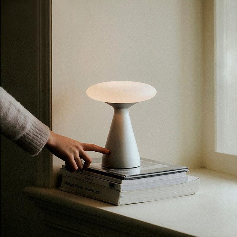 Lampe de chevet moderne minimaliste en métal, lampe de table, lampe de lecture, salon, chambre à coucher, éclairage 110-240v de 2025 ? $182.99 –P2