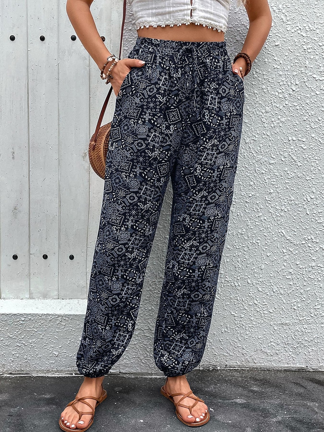 Per donna Pareggiatore Pantaloni Di tendenza Lungo Pop art Tasche laterali Cinturino elastico Stampa Traspirabilità Comodo Media elasticità Casual / quotidiano Nero Blu marino Primavera estate del 2025 a $24.99 –P8