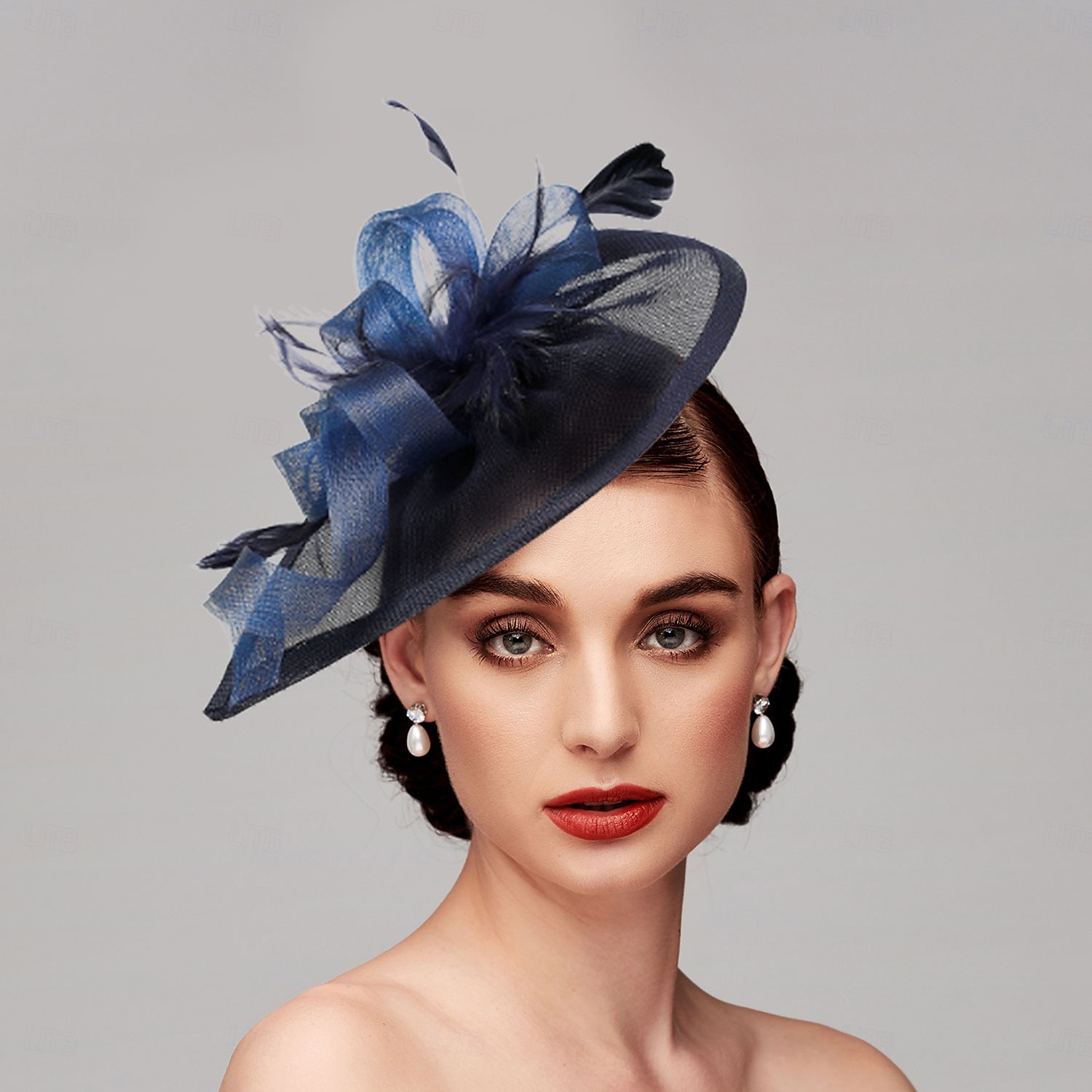 Fascinateurs Plumes Réseau Chapeau Saucer Mariage Course de Chevaux Ladies Day Melbourne Cup Avec Capeline en Plumes Accessoire de Tête Mode pour Impressionner Robe de Course de 2025 ? $19.99 –P1