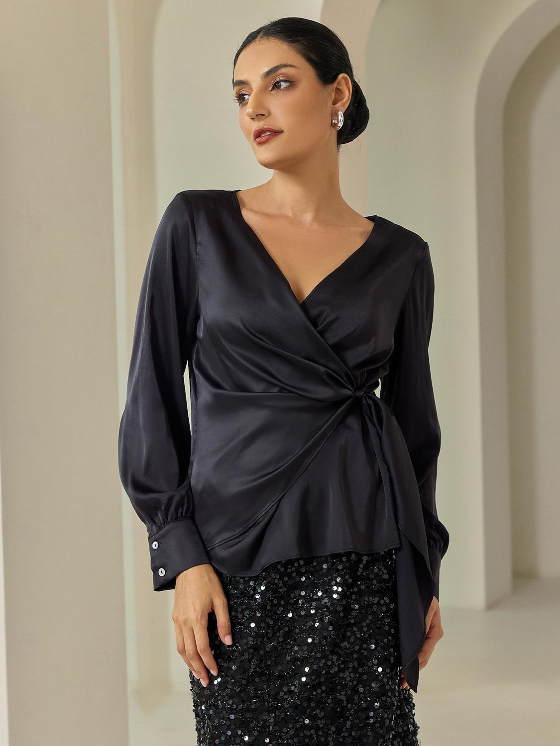 camicetta elegante nera con scollo a V e maniche a lanterna in raso per festa formale del 2025 a $4.99 –P1