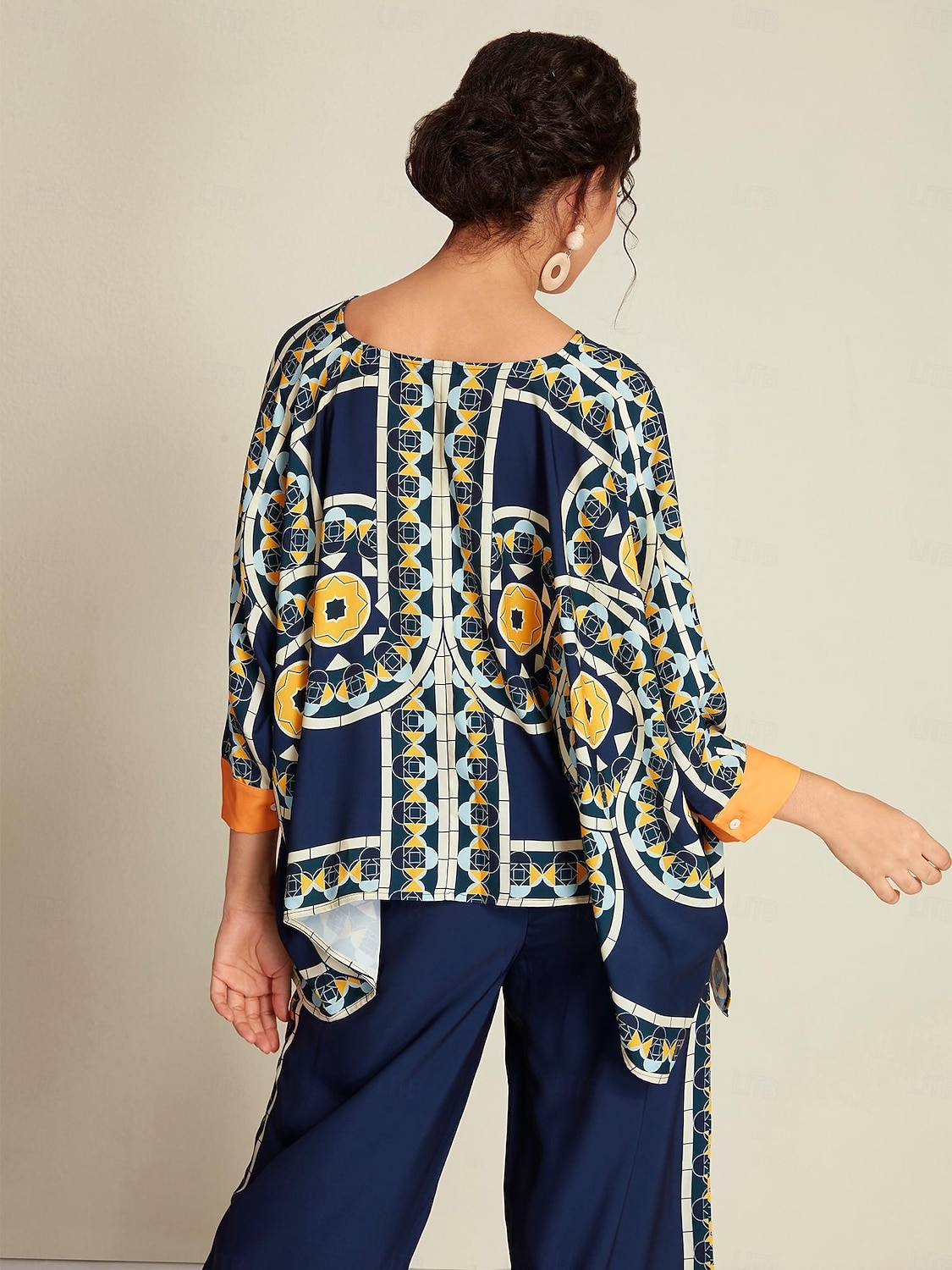 женская блузка темно-синего цвета в стиле фолк-мадьяр с длинным рукавом и V-образным вырезом, неровным подолом, повседневная, для межсезонья 2026 - $19.99 –P2