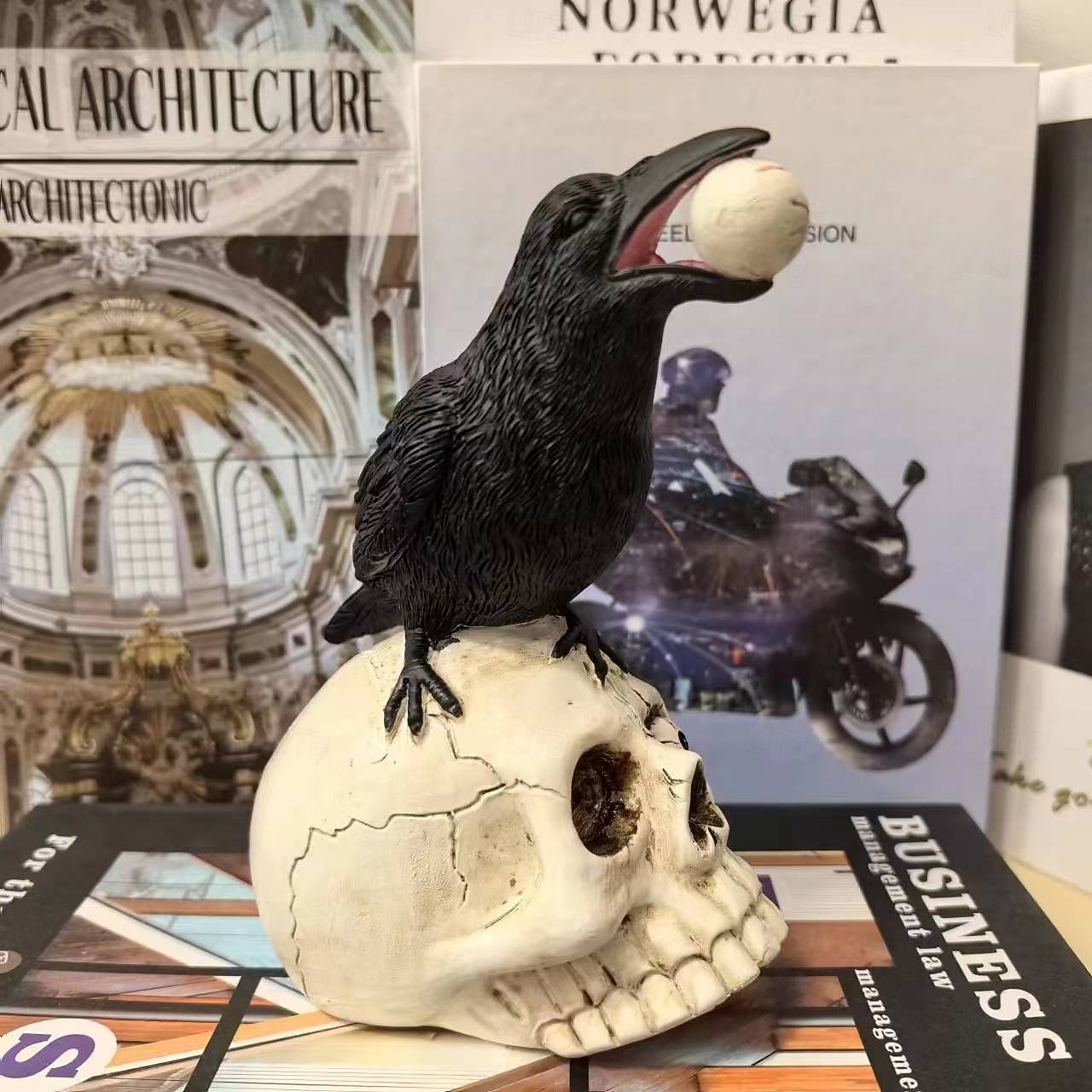 Стеклянная фигурка ворона на Хэллоуин из смолы - скульптура животного для стола, витрины и домашнего декора - жуткое украшение на Хэллоуин 2025 - $20.99 –P6