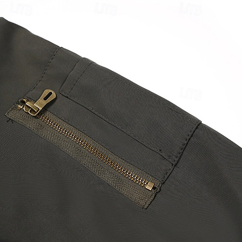 Homme Veste légère Bomber Coupe-vent Veste décontractée du quotidien Vacances Chaud Poche Automne hiver Plein Mode Classique Col Mao Normal Noir Vert Véronèse Bleu de minuit Gris Veste de 2025 ? $62.99 –P15