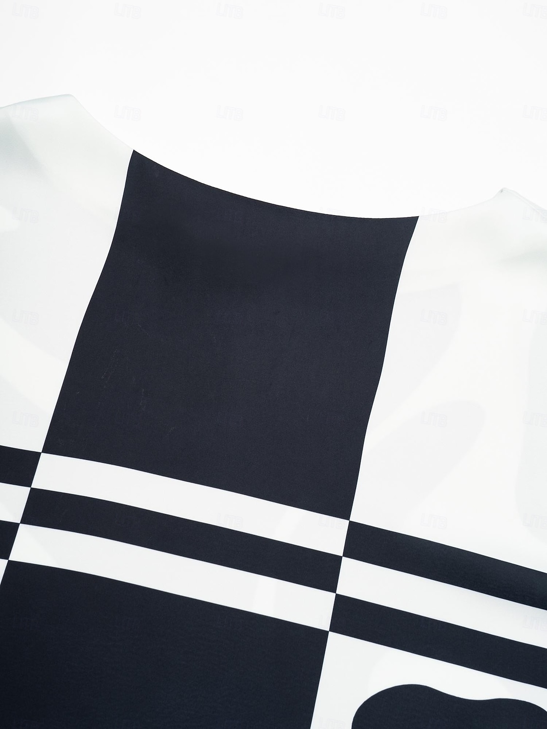 camicia in raso di seta manica ungherese camicetta grafica fluida del 2025 a $51.99 –P10