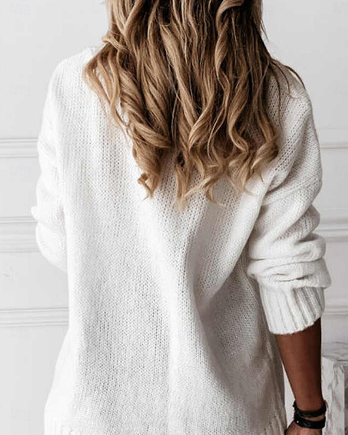 Femme Pull Chandail Pull décontracté Mode Vêtement de rue mode Couleur unie Col V Col en V manche longue Hauts réguliers Tricoter Travail Noir Blanche Automne Hiver de 2025 ? $45.99 –P2