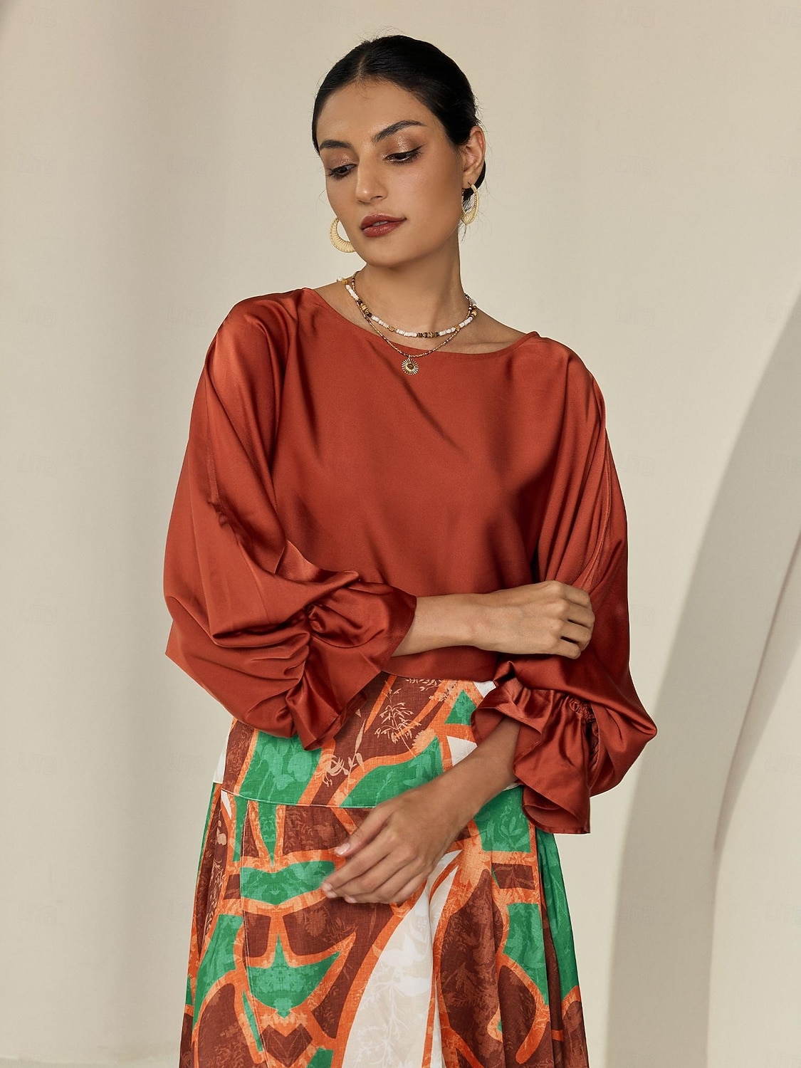 Satinbraune Juliet-Bluse mit Puffärmeln und Rundhalsausschnitt 2026 - $67.99 –P2