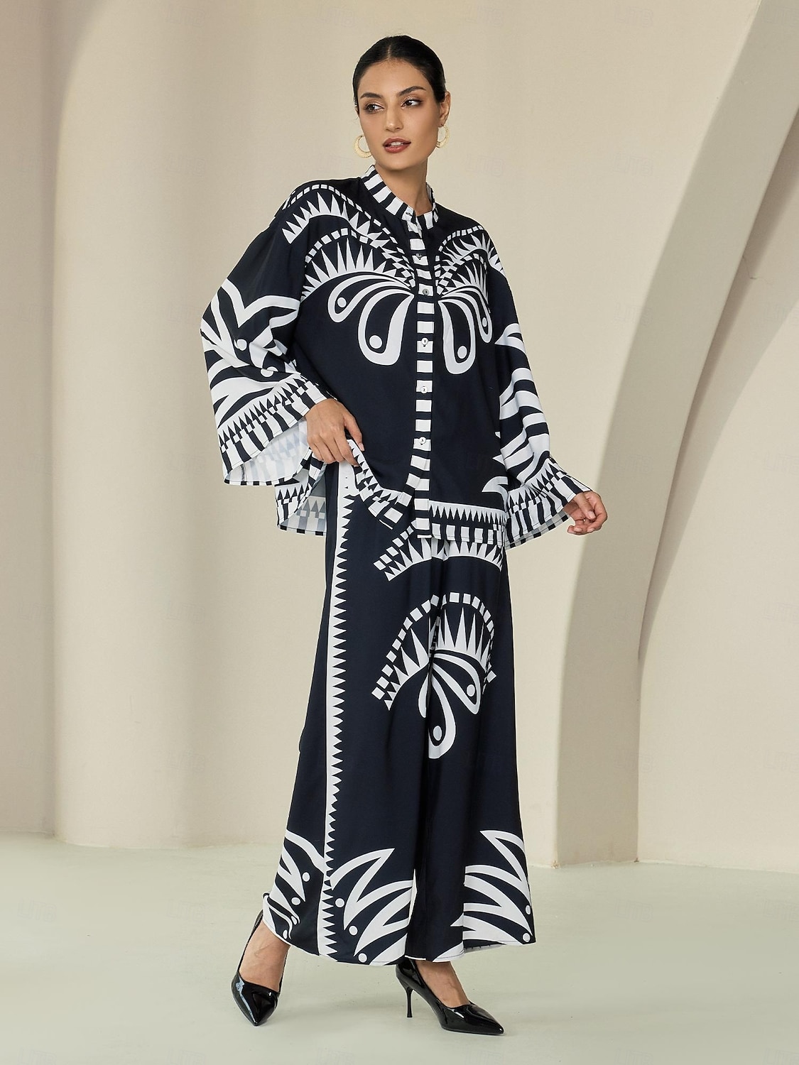 camicetta da donna nera collo alto raso stampa geometrica polsini svasati manica vacanza casual quotidiano primavera estate autunno del 2025 a $61.99 –P2