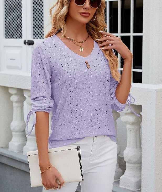 Kvinne Hvit Elegant Blonde Topper Øyelet Bluse Stilig Moderne Ensfarget Knapper Øyelet 3/4 Lengde Ermer V-Utforming Daglig Romantisk Petit Topper Sommerferie Antrekk Hvit Rosa Lilla Grønn Sommer Vår 2025 - $23.99 –P2