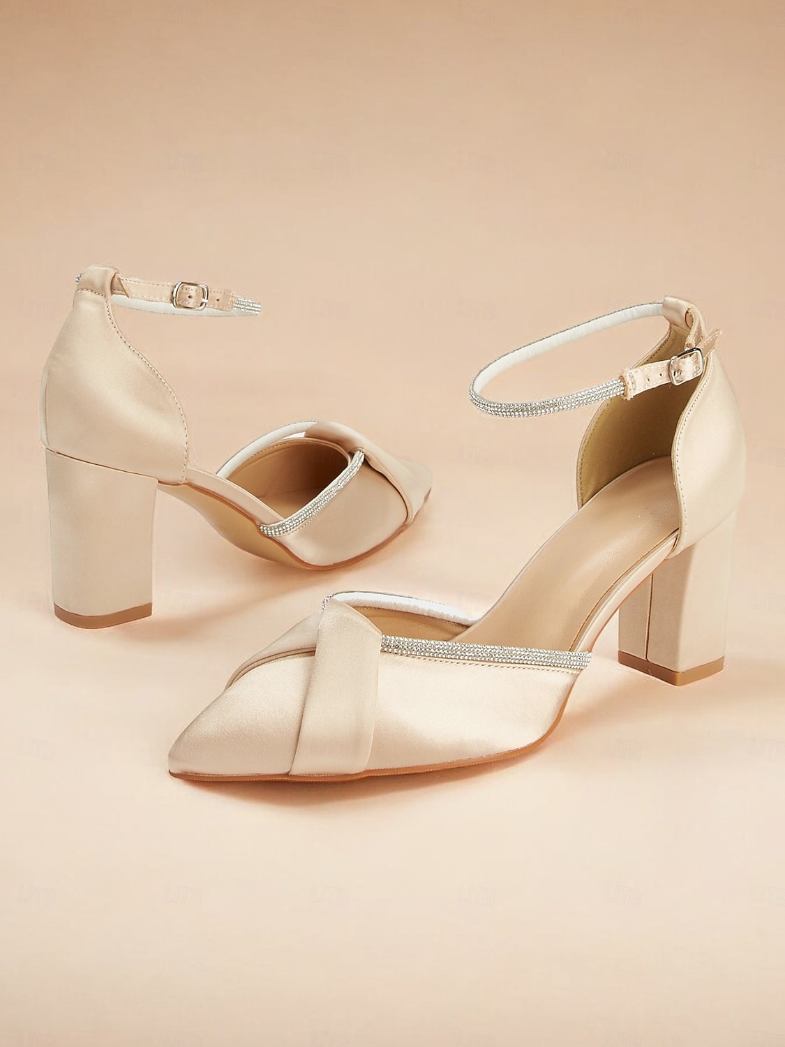 scarpe con cinturino alla caviglia in raso champagne con tacco a blocco e dettagli in strass – eleganti tacchi da sposa e da sera da donna del 2025 a $54.99 –P6