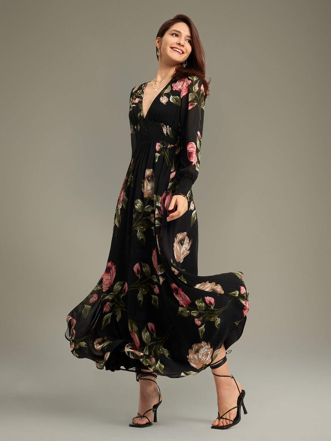 Abito per invitati in chiffon con volant floreale e maxi scollo a V. Abito per invitati del 2025 a $86.99 –P8