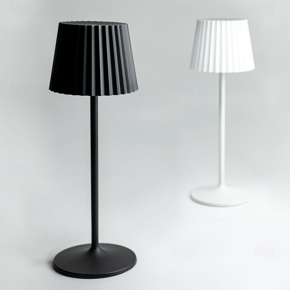 Lampe de table sans fil Protection des yeux Abat-jour plissé à gradation tactile en aluminium Lampe de table LED tricolore antidérapante rechargeable avec câble de chargement USB pour salle à manger de 2025 ? $35.99 –P7