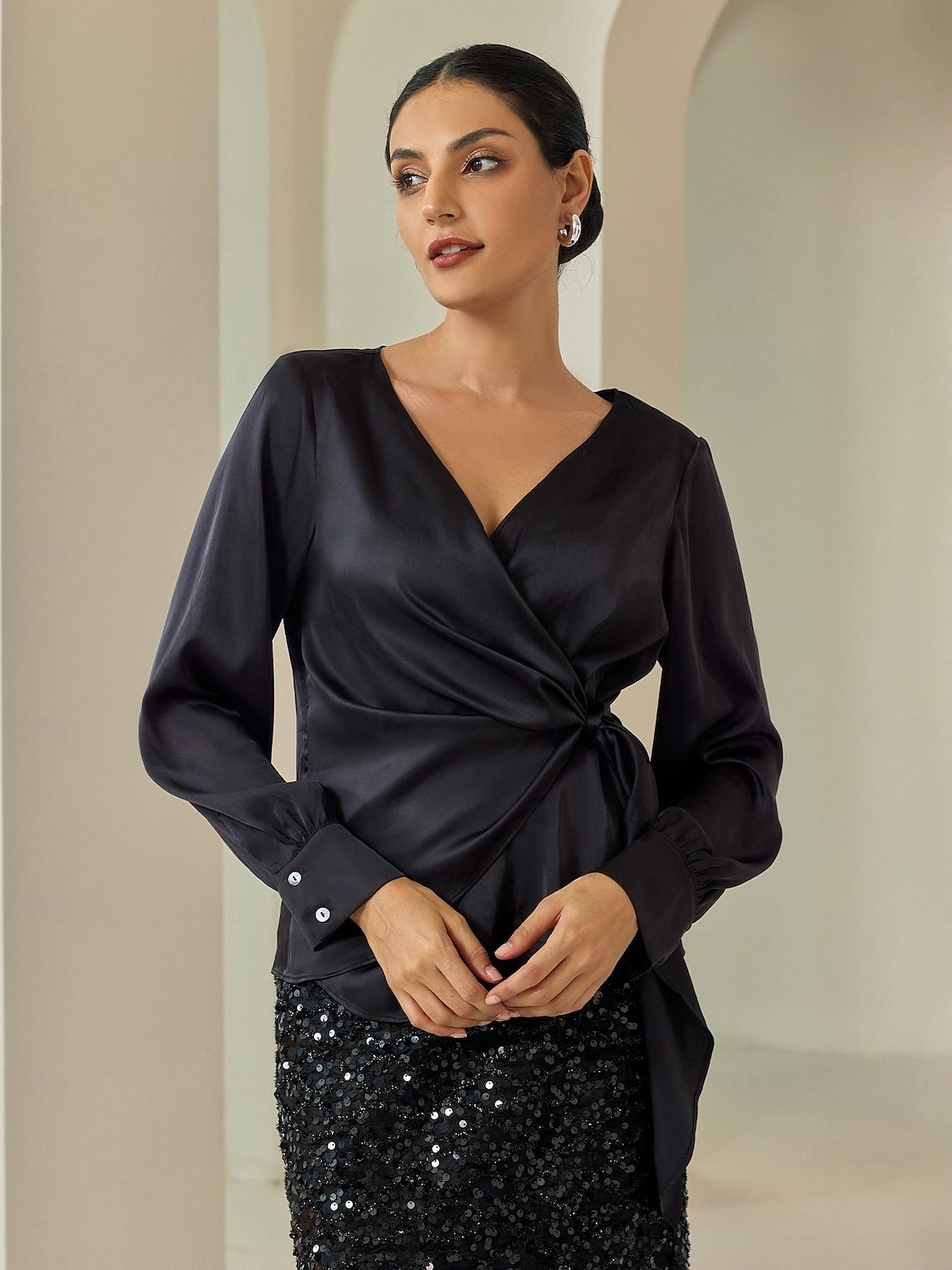 camicetta elegante nera con scollo a V e maniche a lanterna in raso per festa formale del 2025 a $4.99 –P4