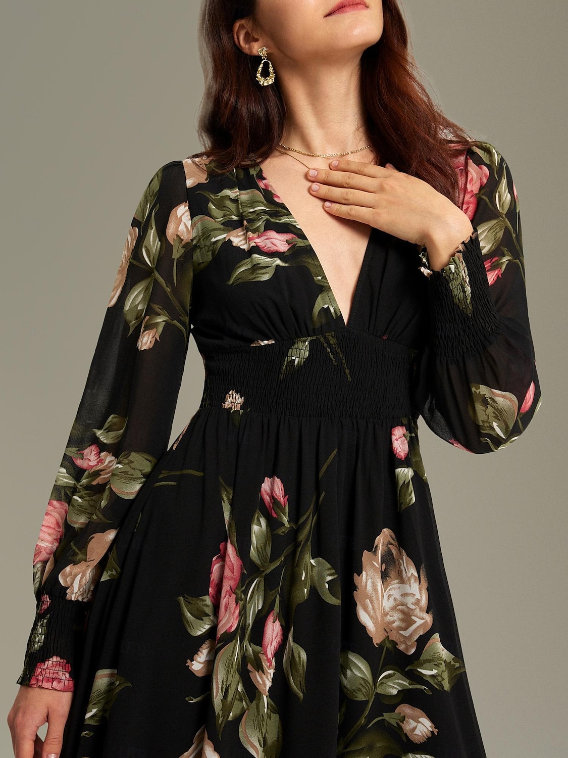 Abito per invitati in chiffon con volant floreale e maxi scollo a V. Abito per invitati del 2025 a $86.99 –P6