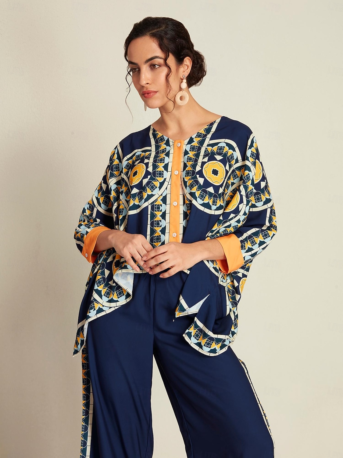 женская блузка темно-синего цвета в стиле фолк-мадьяр с длинным рукавом и V-образным вырезом, неровным подолом, повседневная, для межсезонья 2026 - $19.99 –P1