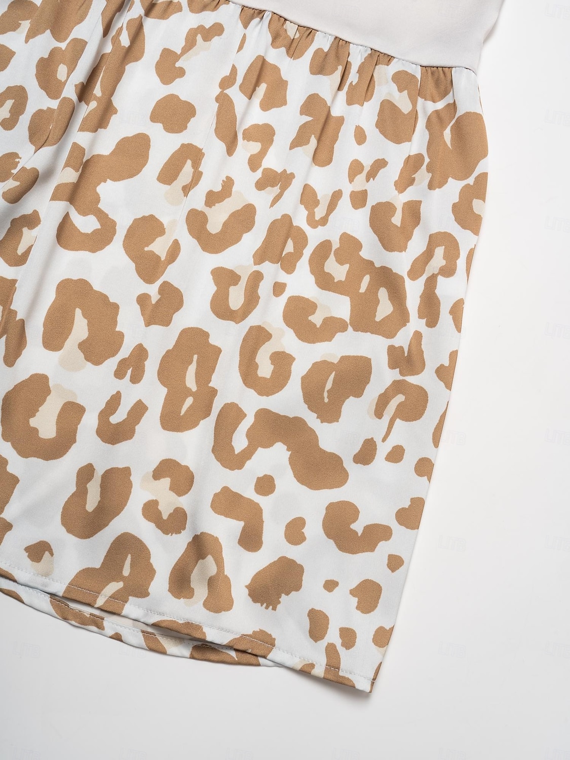 Robe longue décontractée à col ras du cou et à boutons en satin imprimé léopard de 2025 ? $68.99 –P15
