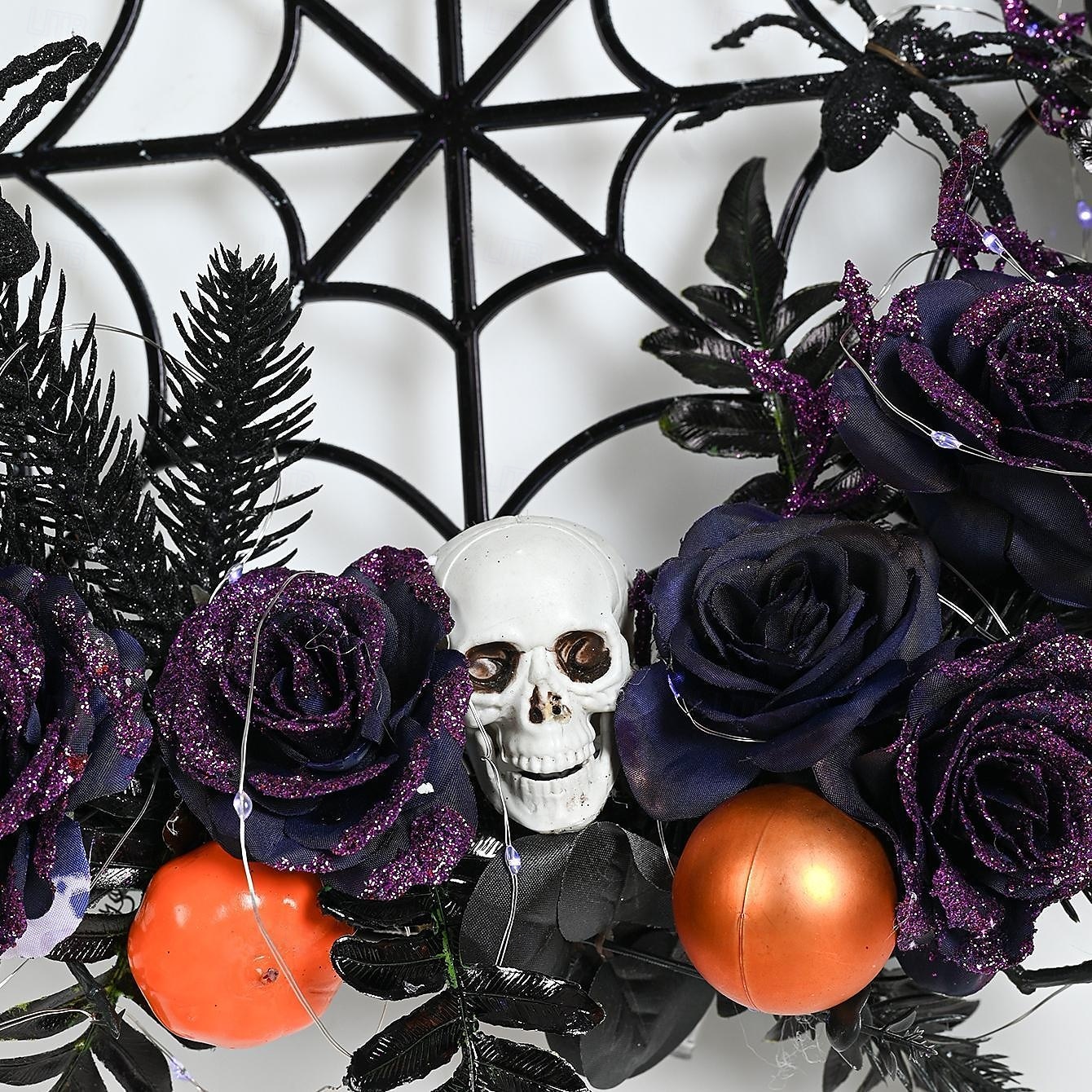 halloween koszorú műkoponyával és karácsonyi díszekkel - kísérteties lila virágos szőlőajtó függő kísértetjárta házhoz és félelmetes parti dekorációhoz 2025 - $76.99 –P3