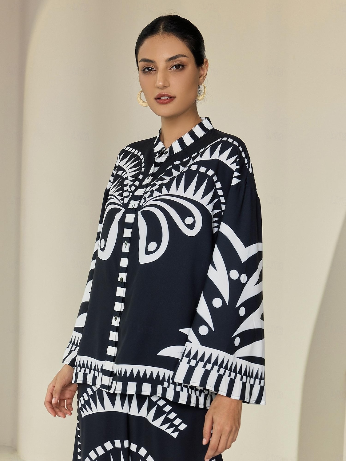 camicetta da donna nera collo alto raso stampa geometrica polsini svasati manica vacanza casual quotidiano primavera estate autunno del 2025 a $61.99 –P7