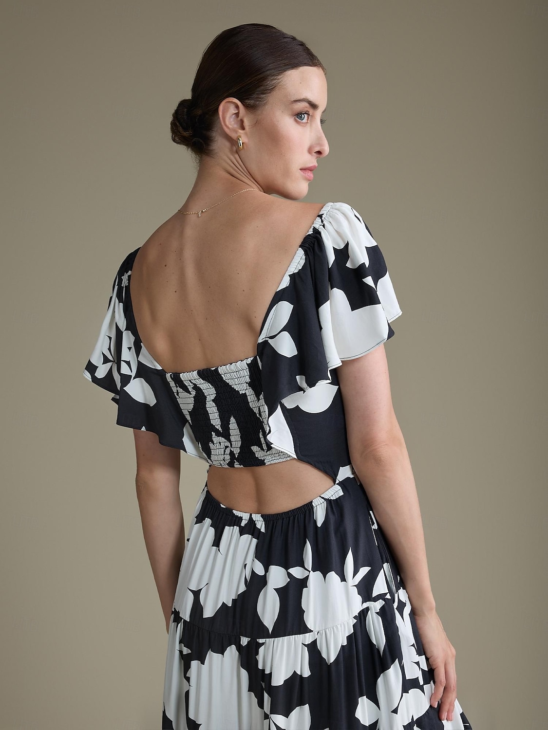 Geblümtes Kleid aus Tencel-Mischung mit elastischem Bund und V-Ausschnitt 2025 - $103.99 –P7