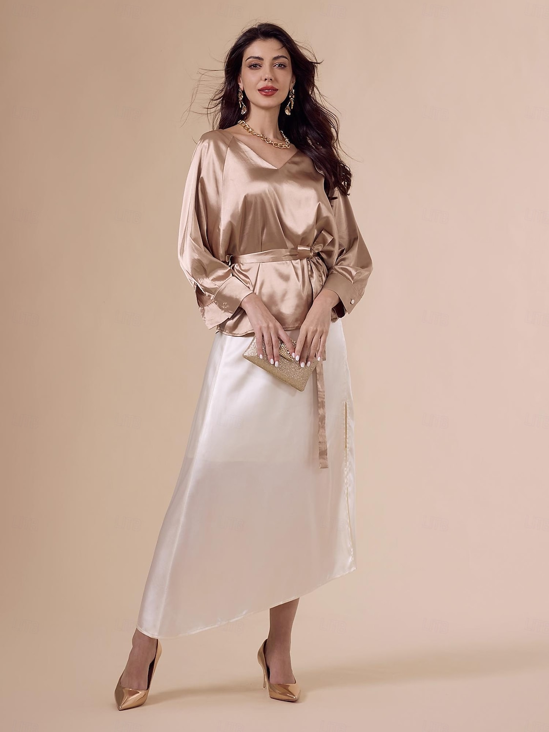 blusa elegante decote em v com cinto dourado de cetim de 2025 por $61.99 –P3