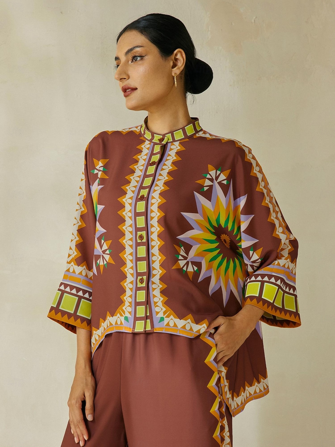camicetta girocollo con maniche a giro in raso geometrico boho magyar del 2025 a $61.99 –P5