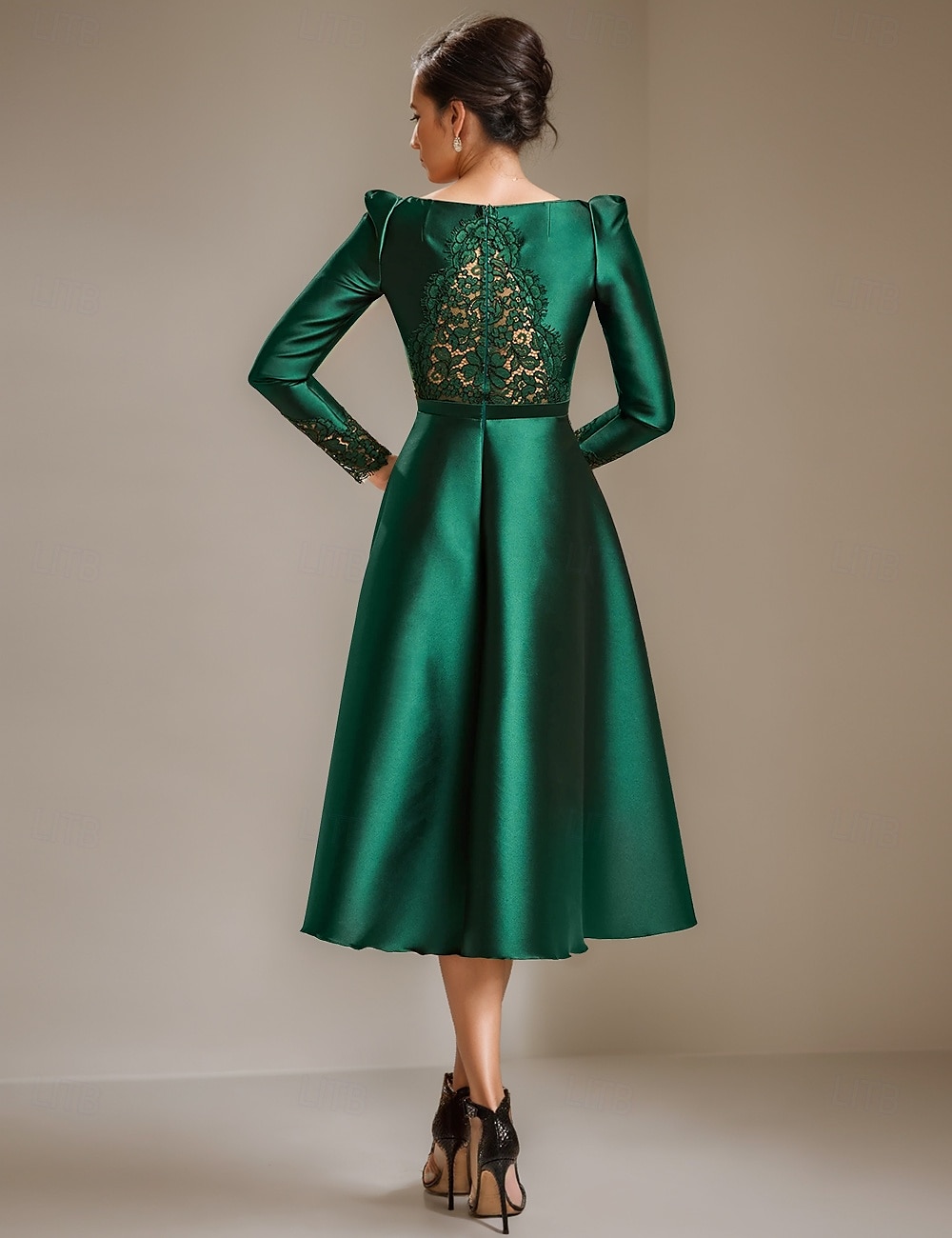Abito Madre della Sposa A-Line Abito Elegante Semplice Collo Gioiello Lunghezza Tè Raso Maniche Lunghe con Pizzo Plissettato 2025 taglia personalizzata gratuita del 2025 a $161.99 –P2