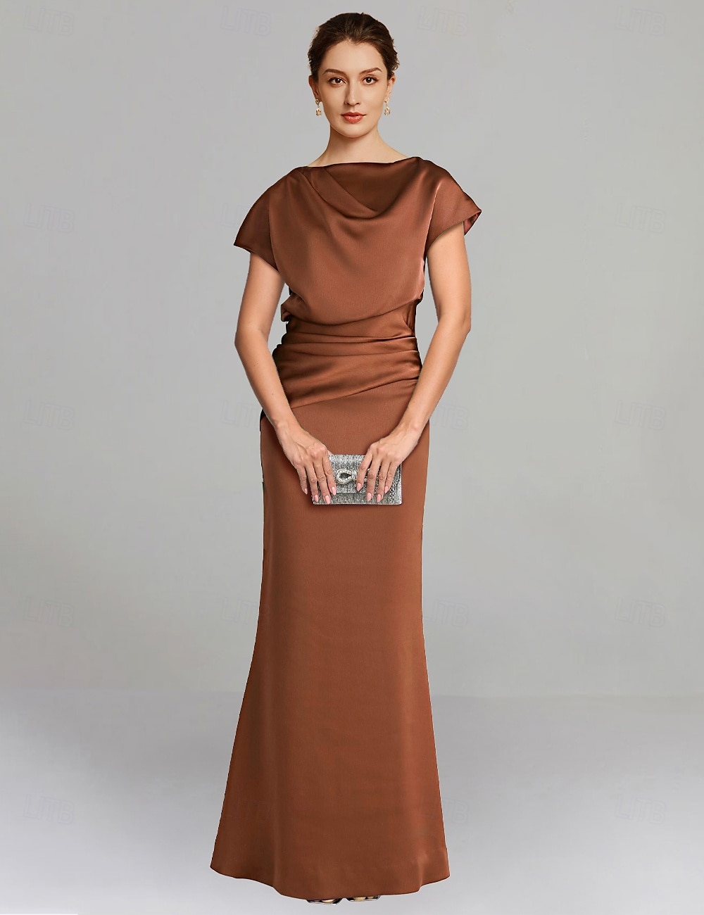 Robe fourreau robe mère de la mariée robe formelle élégante épaule dénudée longueur sol satin manches courtes avec froncés couleur unie taille personnalisée gratuite de 2025 ? $174.99 –P3