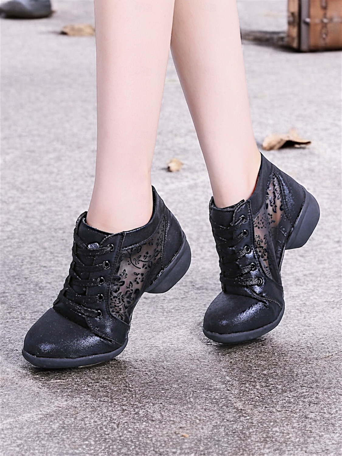 scarpe da ballo da donna con lacci color argento, pannelli floreali in rete e suola morbida, ideali per balli da sala, latino e jazz del 2025 a $42.99 –P4