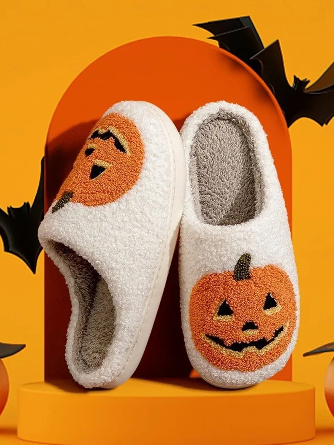Chaussons en polaire confortables sur le thème d'Halloween pour femmes avec des motifs de citrouille et de crâne - chaussures d'intérieur amusantes pour les fêtes d'automne et d'Halloween de 2025 ? $16.99 –P2