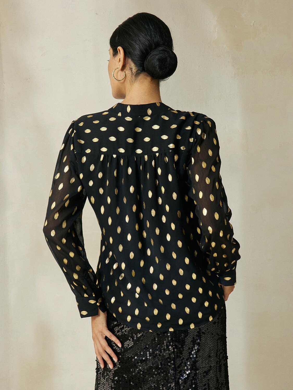 blusa de chiffon com gola e manga julieta e bolinhas de 2025 por $51.99 –P2