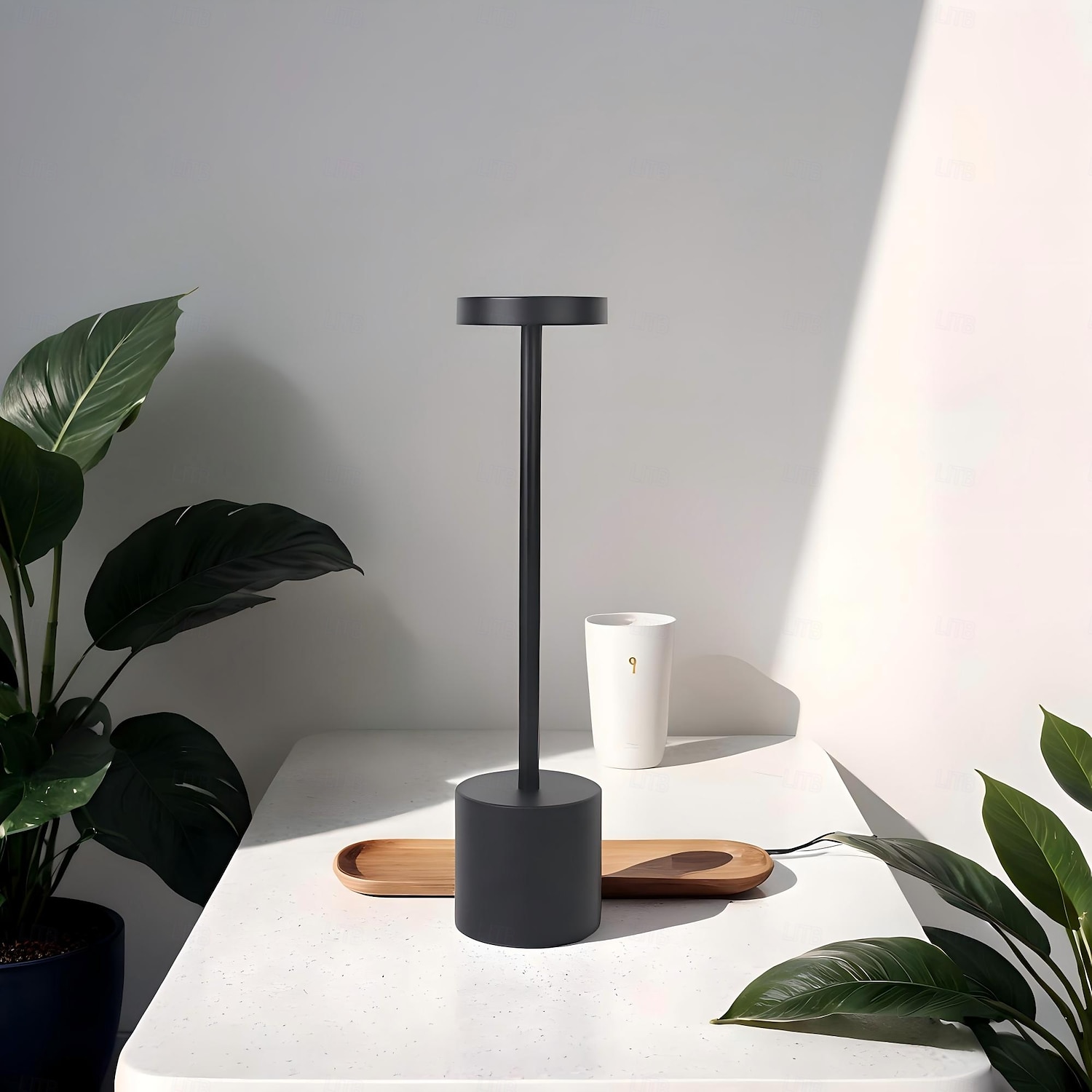 lampe de table sans fil, lampe de bureau à LED alimentée par batterie rechargeable avec 3 niveaux de luminosité, lampe de table d'extérieur à gradation continue pour restaurant, maison, terrasse de 2025 ? $29.99 –P16