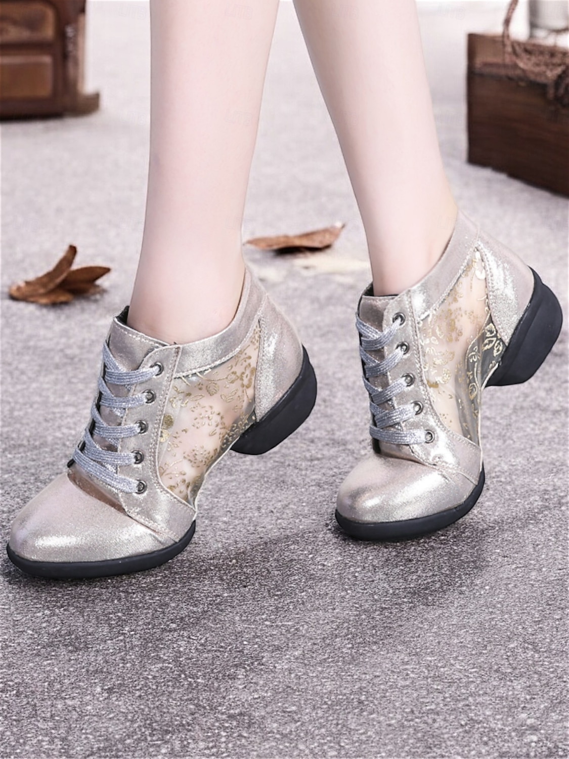 scarpe da ballo da donna con lacci color argento, pannelli floreali in rete e suola morbida, ideali per balli da sala, latino e jazz del 2025 a $42.99 –P1