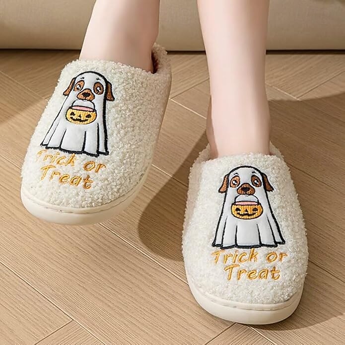 pantofole per cani con zucca dei cartoni animati di Halloween più pantofole in cotone antiscivolo spesso di velluto per interni&amp;calzature comode per coppie all'aperto del 2025 a $16.99 –P4