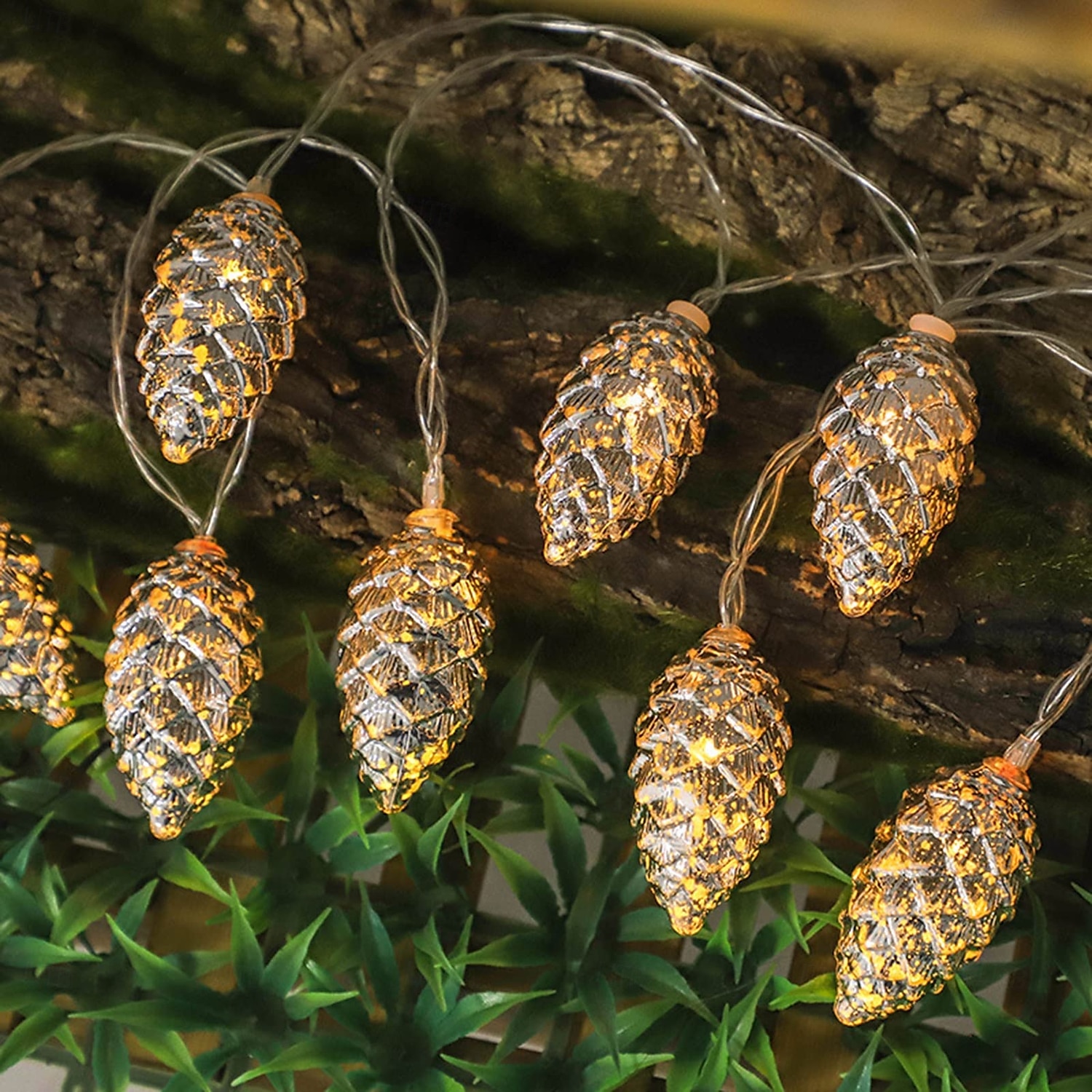 Guirlande lumineuse de Noël 3 m à 20 LED en forme de pomme de pin dorée et argentée pour sapin de Noël d'intérieur, décoration lumineuse du festival de 2025 ? $12.99 –P7