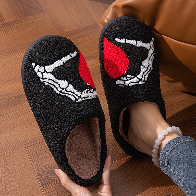 pantofole di cotone con design a forma di amore pantofole nere in peluche a forma di mano da cartone animato per uomo&amp;scarpe da interno in velluto più spesse per le donne del 2025 a $16.99 –P3