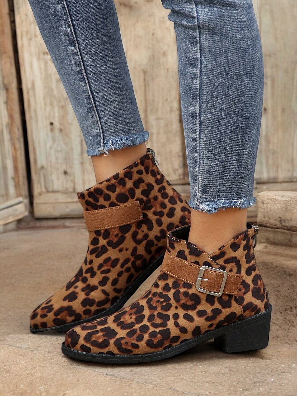 Botines con estampado de leopardo para mujer con correa de hebilla, estilo occidental informal, tacón bajo cómodo para uso diario 2025 - $34.99 –P3