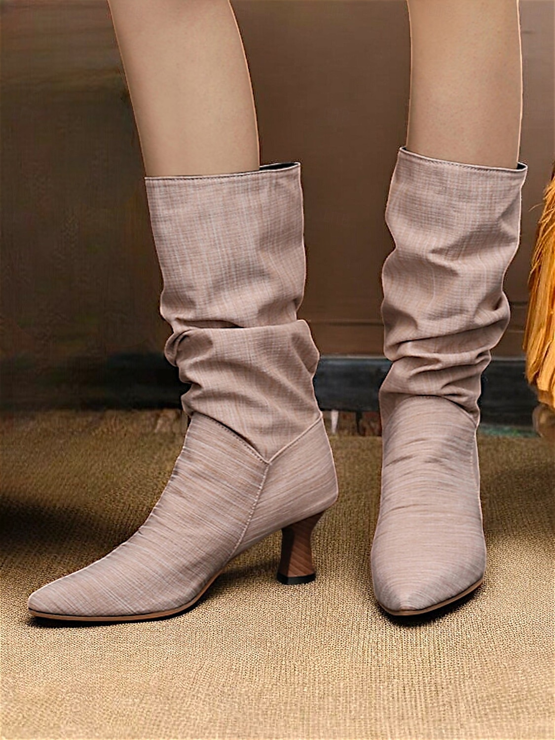 bottes rouges souples mi-mollet pour femmes avec bout pointu et talons aiguilles – chaussures d'hiver à la mode pour les fêtes et les tenues décontractées de 2025 ? $59.99 –P4