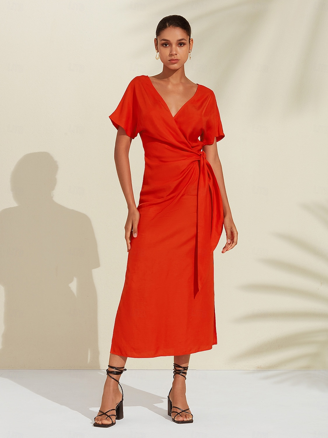 Robe midi portefeuille froncée en lin tencel pour femme orange rouge col en V de 2025 ? $119.99 –P1