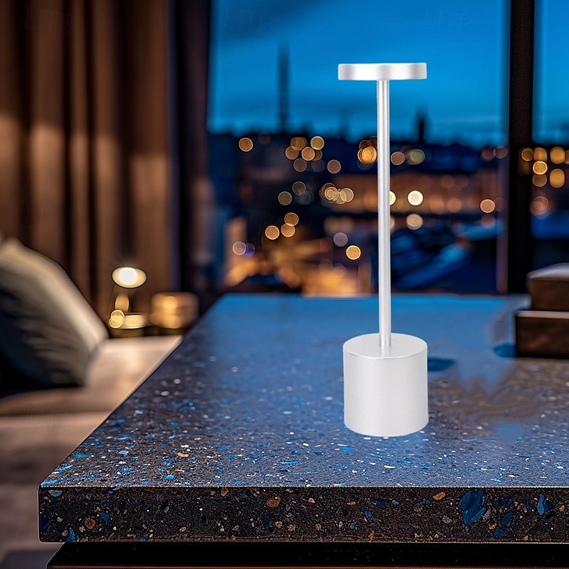 lampe de table sans fil, lampe de bureau à LED alimentée par batterie rechargeable avec 3 niveaux de luminosité, lampe de table d'extérieur à gradation continue pour restaurant, maison, terrasse de 2025 ? $29.99 –P17